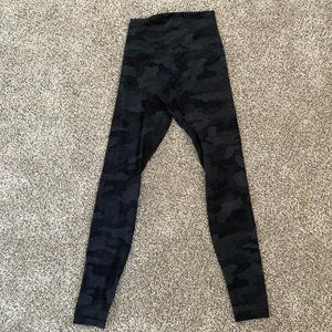 Lululemon Align High Rise 28" Black Camo Size 4